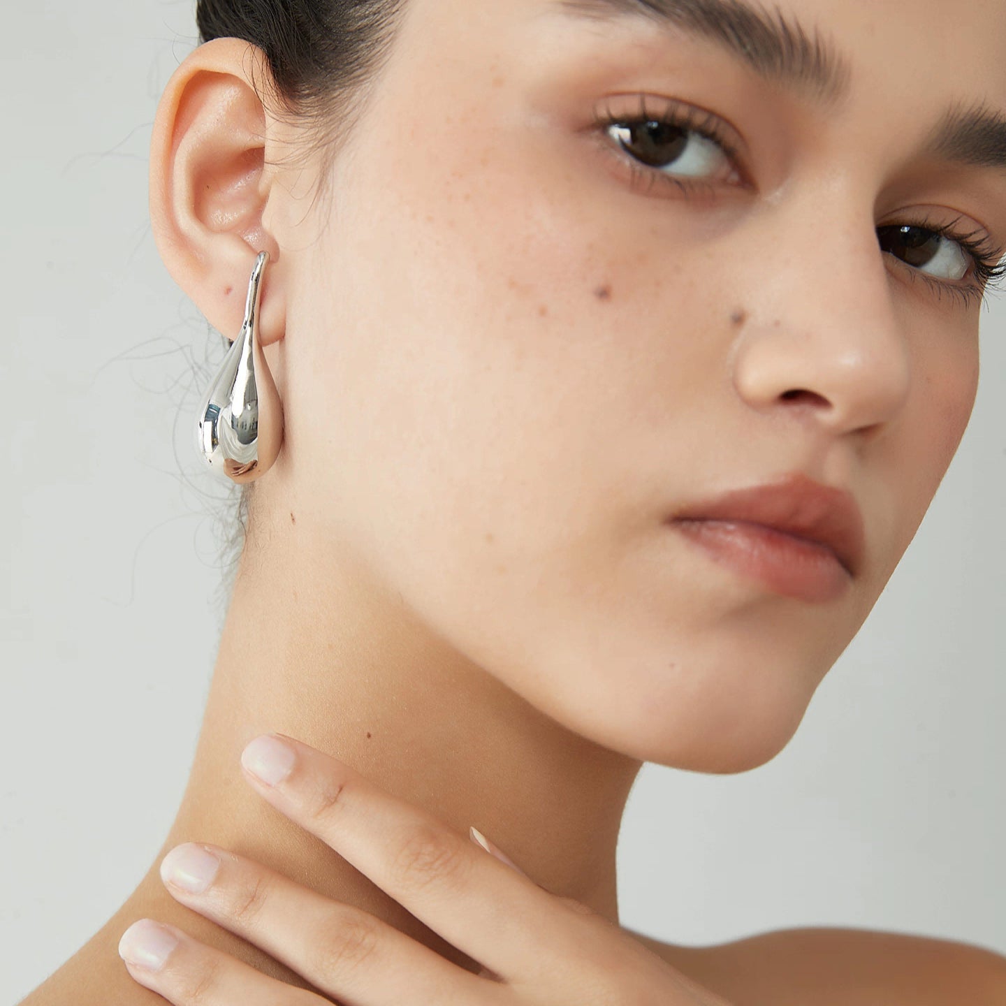 AquaLuxe Drop Earrings - Voisson