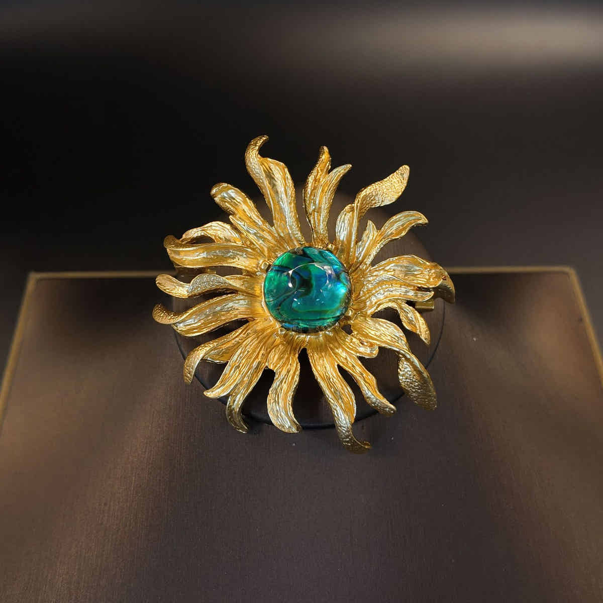 Azure Bloom Brooch - Voisson