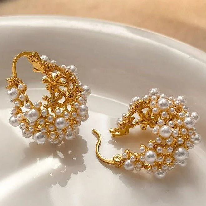 BizarreBloom Pearl Flower Earrings - Voisson