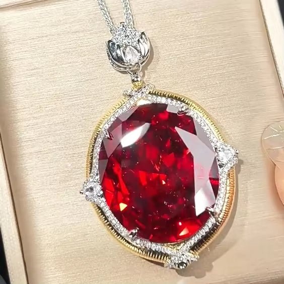 Celestial Crown Pendant Necklace - Voisson