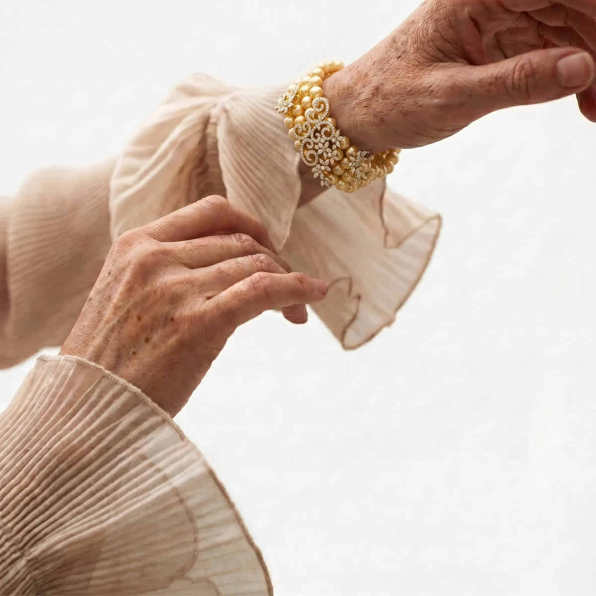 Champagne Gala Pearl Bracelet - Voisson