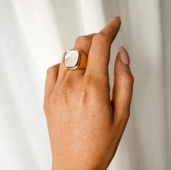 Dreamforge Stone Gold Ring - Voisson