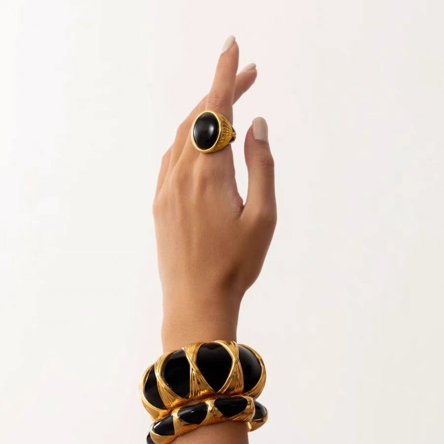 Eclipse Aura Bold Statement Ring - Voisson