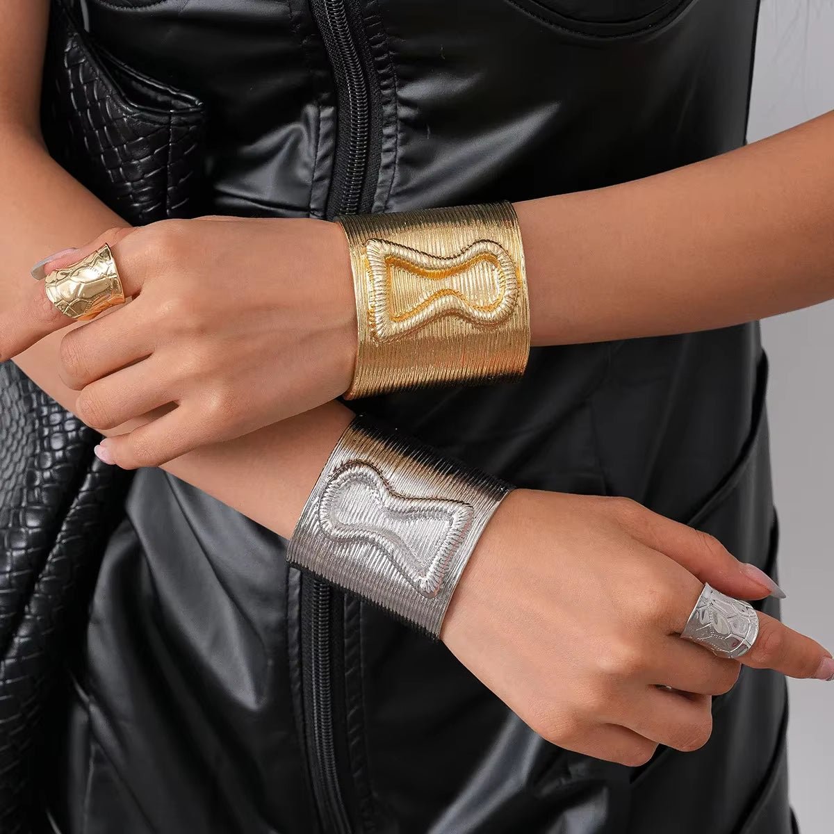 Eterna Lock Wide Bracelet - Voisson