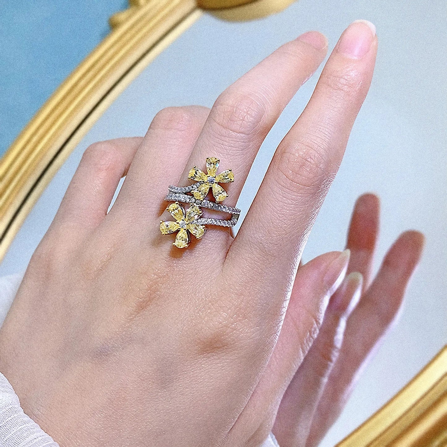 FloraTwist Sterling Ring - Voisson