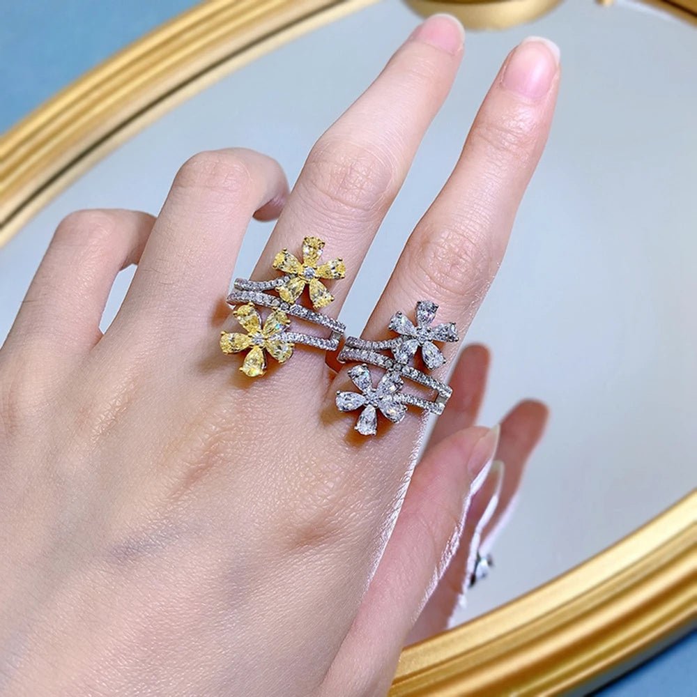 FloraTwist Sterling Ring - Voisson
