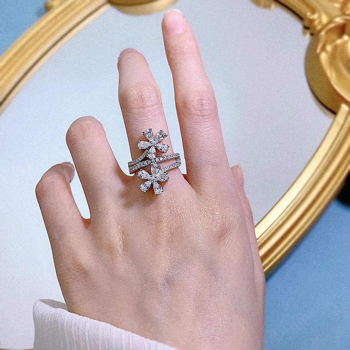 FloraTwist Sterling Ring - Voisson