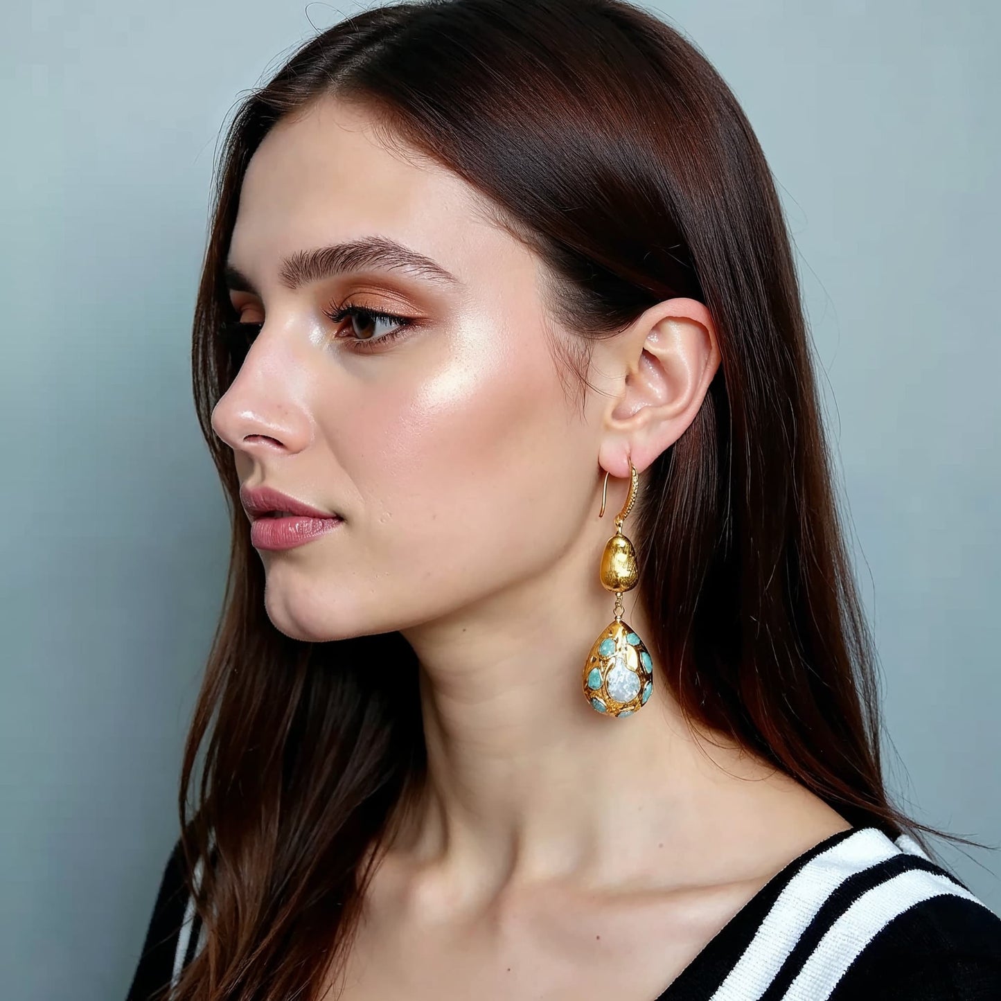FluxFlicker Pearl Teardrop Earrings - Voisson