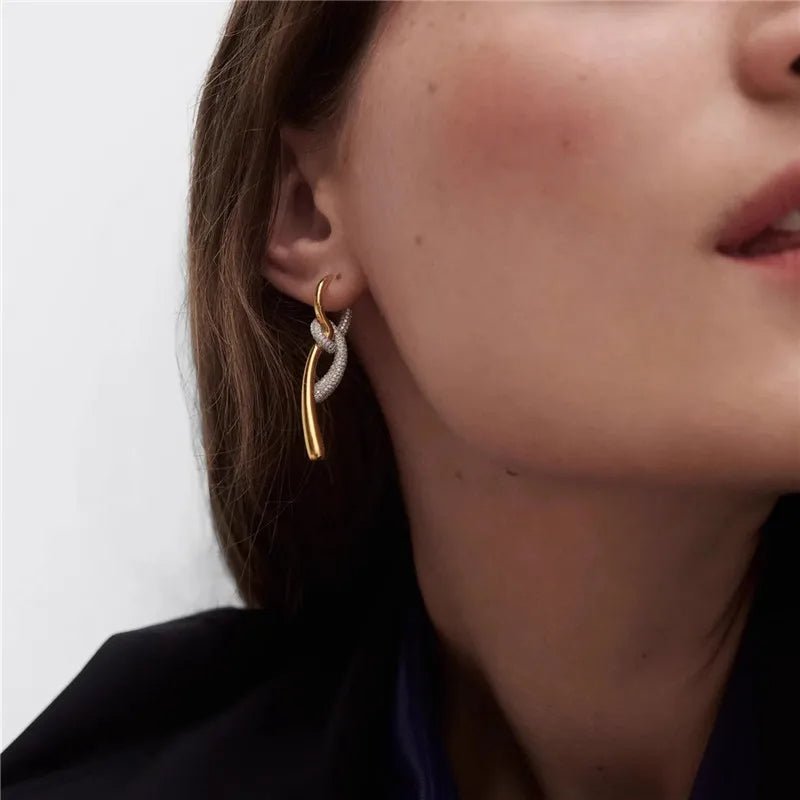 Helena’s Halo Knotted Zircon Stud Earrings - Voisson