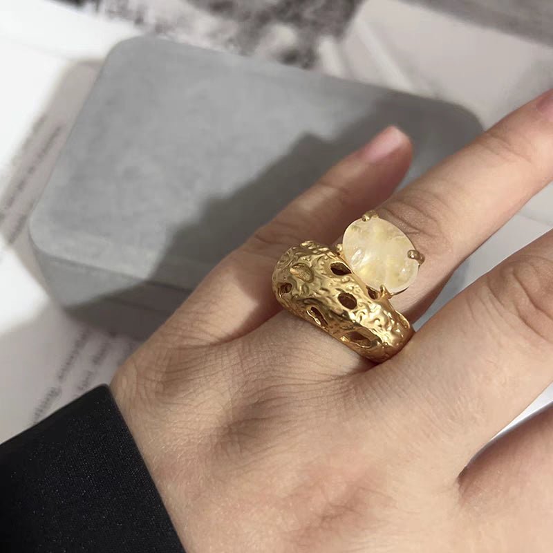 LavaLuxe Crystal Ring - Voisson