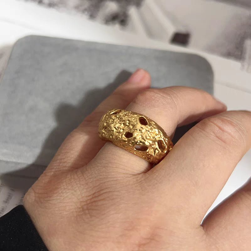 LavaLuxe Crystal Ring - Voisson