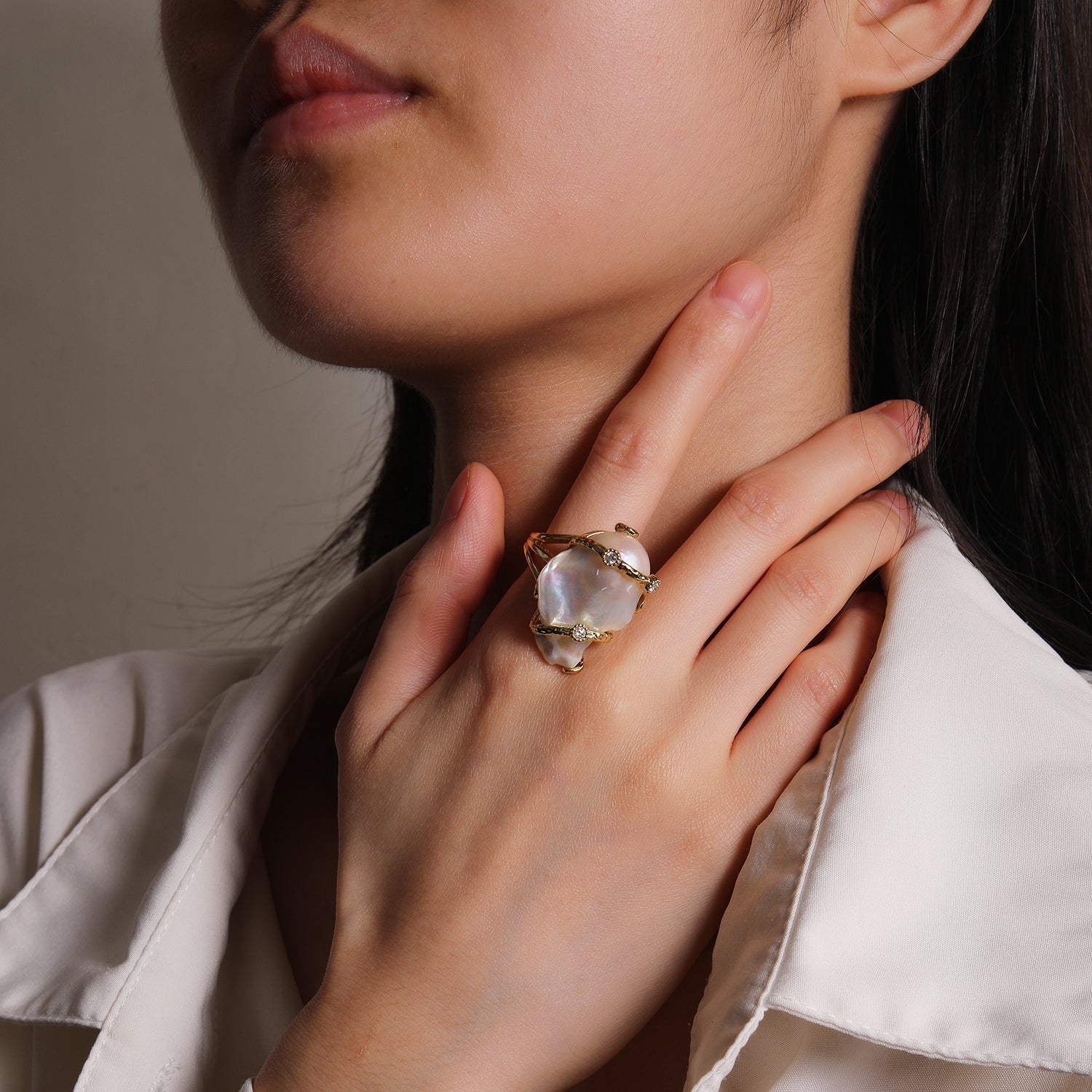 Luna Whisper Baroque Ring - Voisson