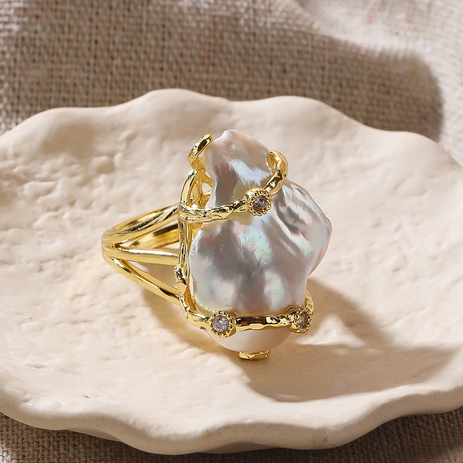 Luna Whisper Baroque Ring - Voisson