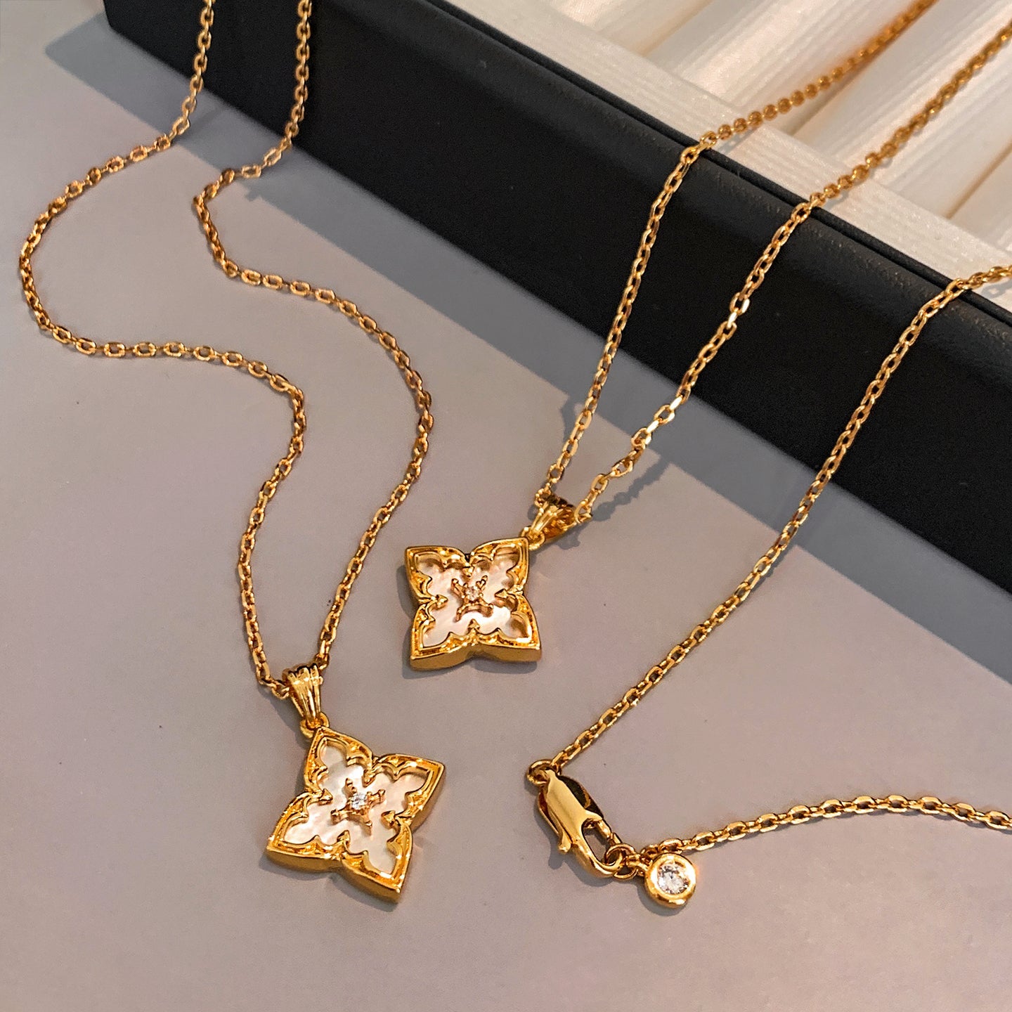 LunaLuck Clover Pendant Necklace - Voisson