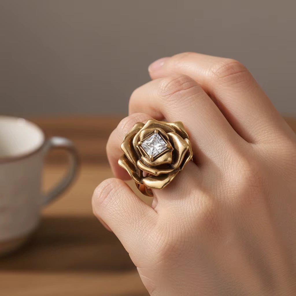 MajesticRose Zircon Ring - Voisson