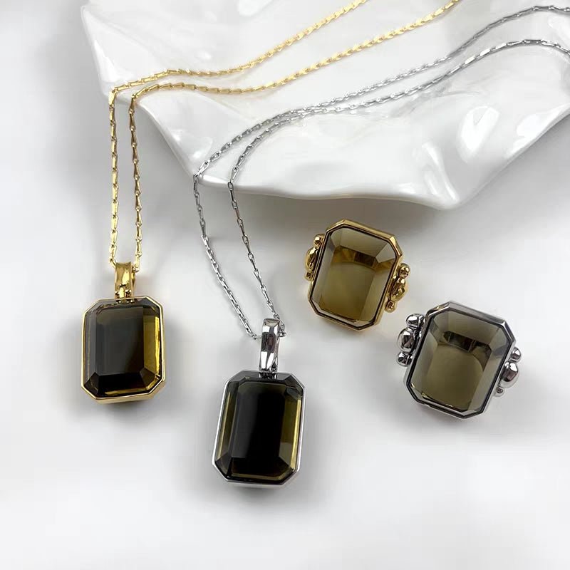 Marique French Vintage Noir Necklace - Voisson