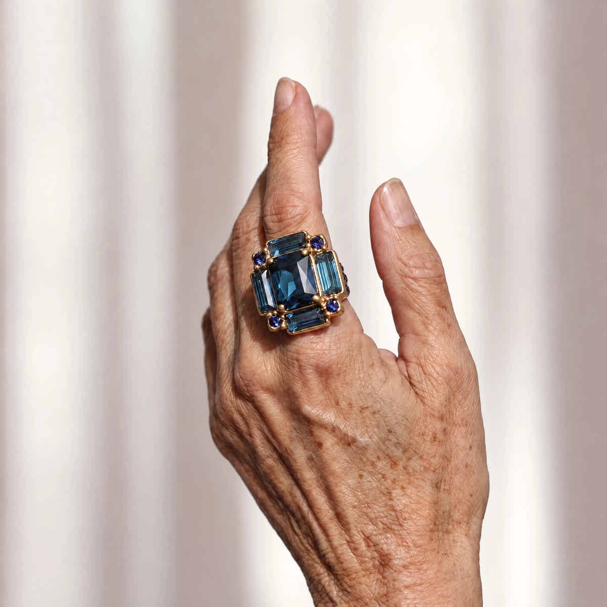 Midnight Prism Ring - Voisson