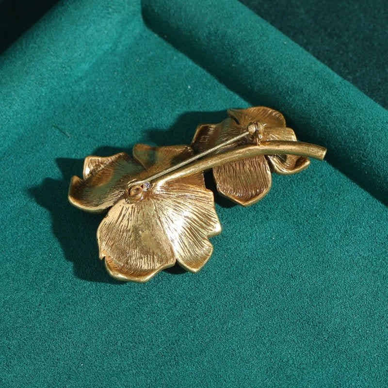 Midnight Sapphire Bloom Brooch - Voisson