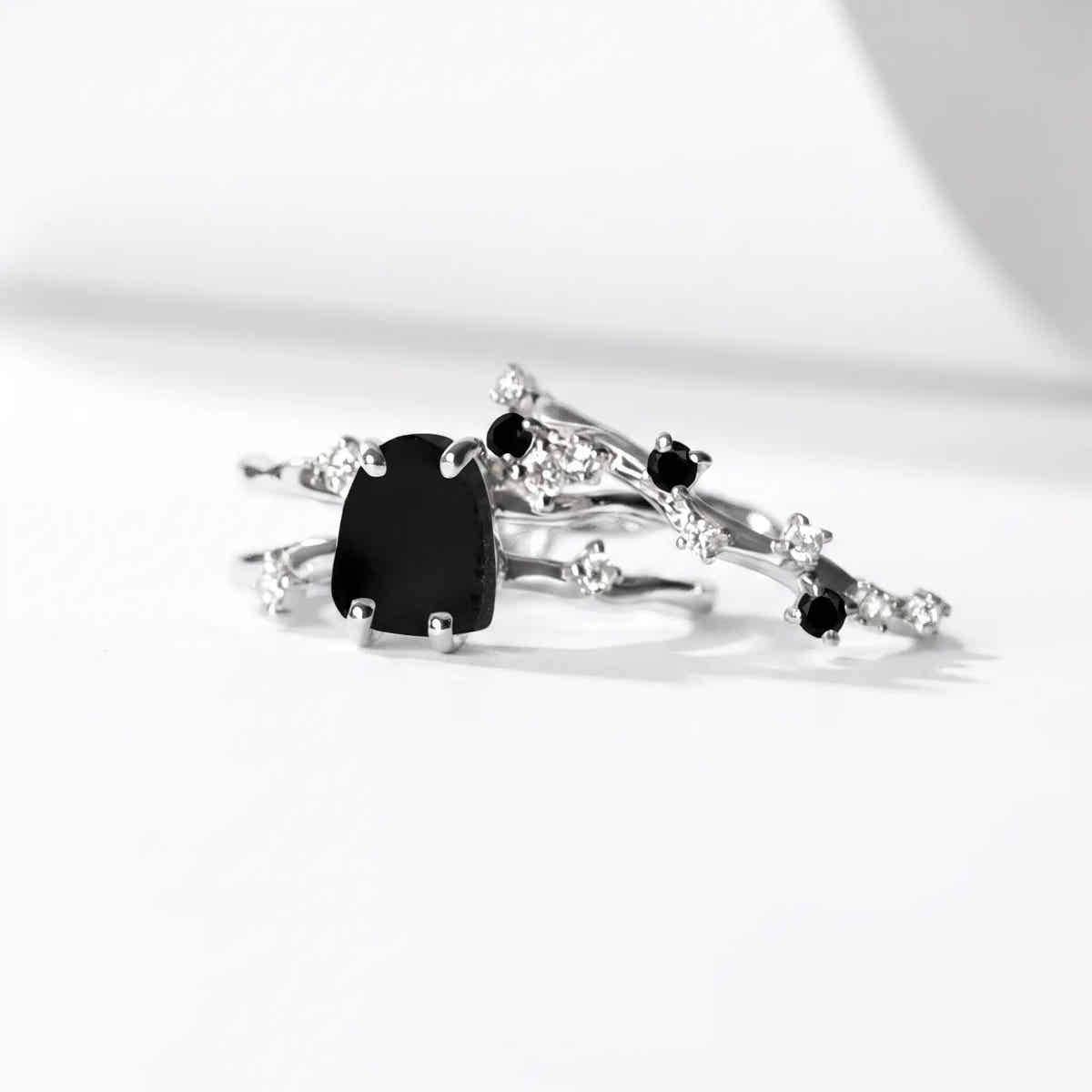 Midnight Thorn 925 Silver Ring - Voisson