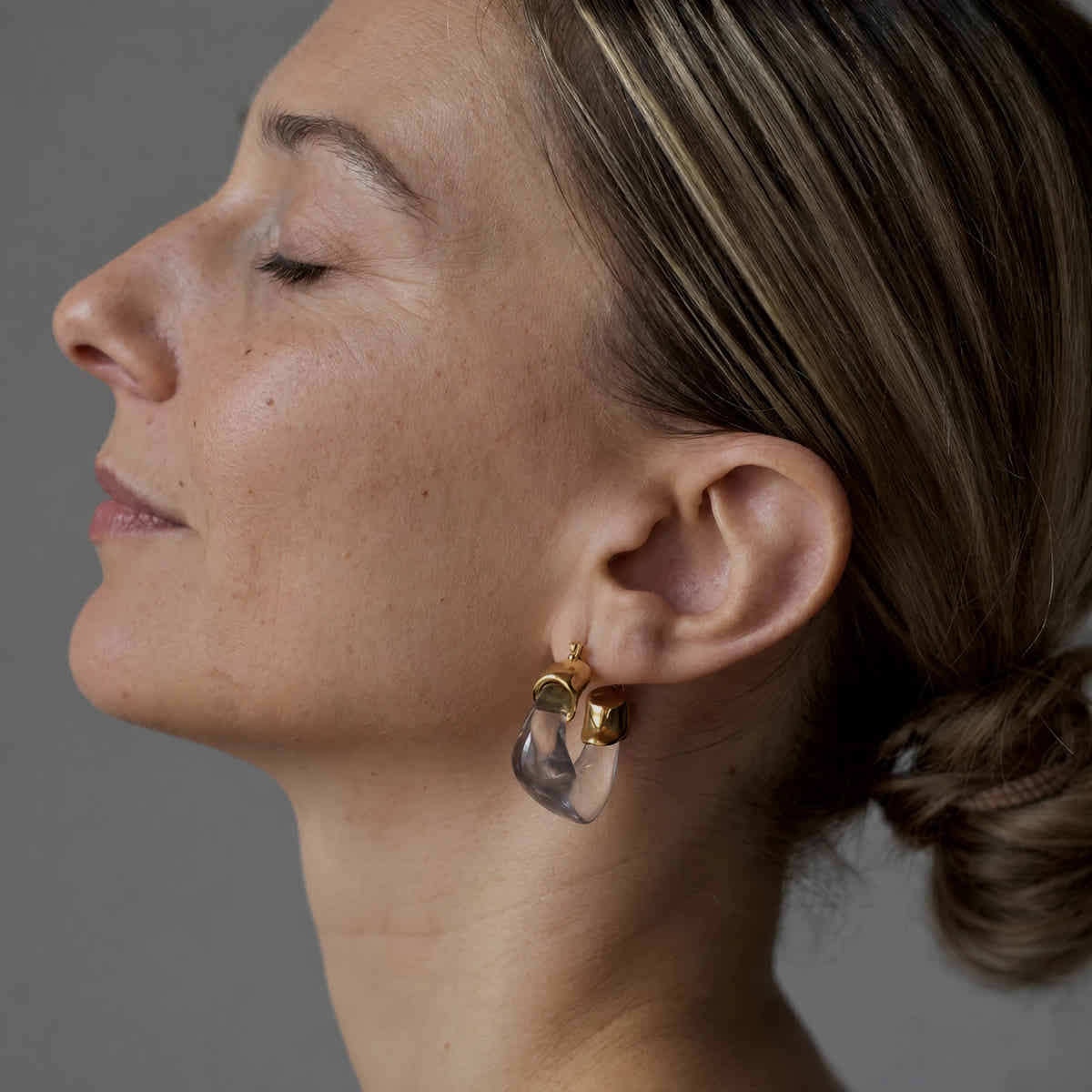 Ombre 18K Gold Resin Clear Hoop Earrings - Voisson
