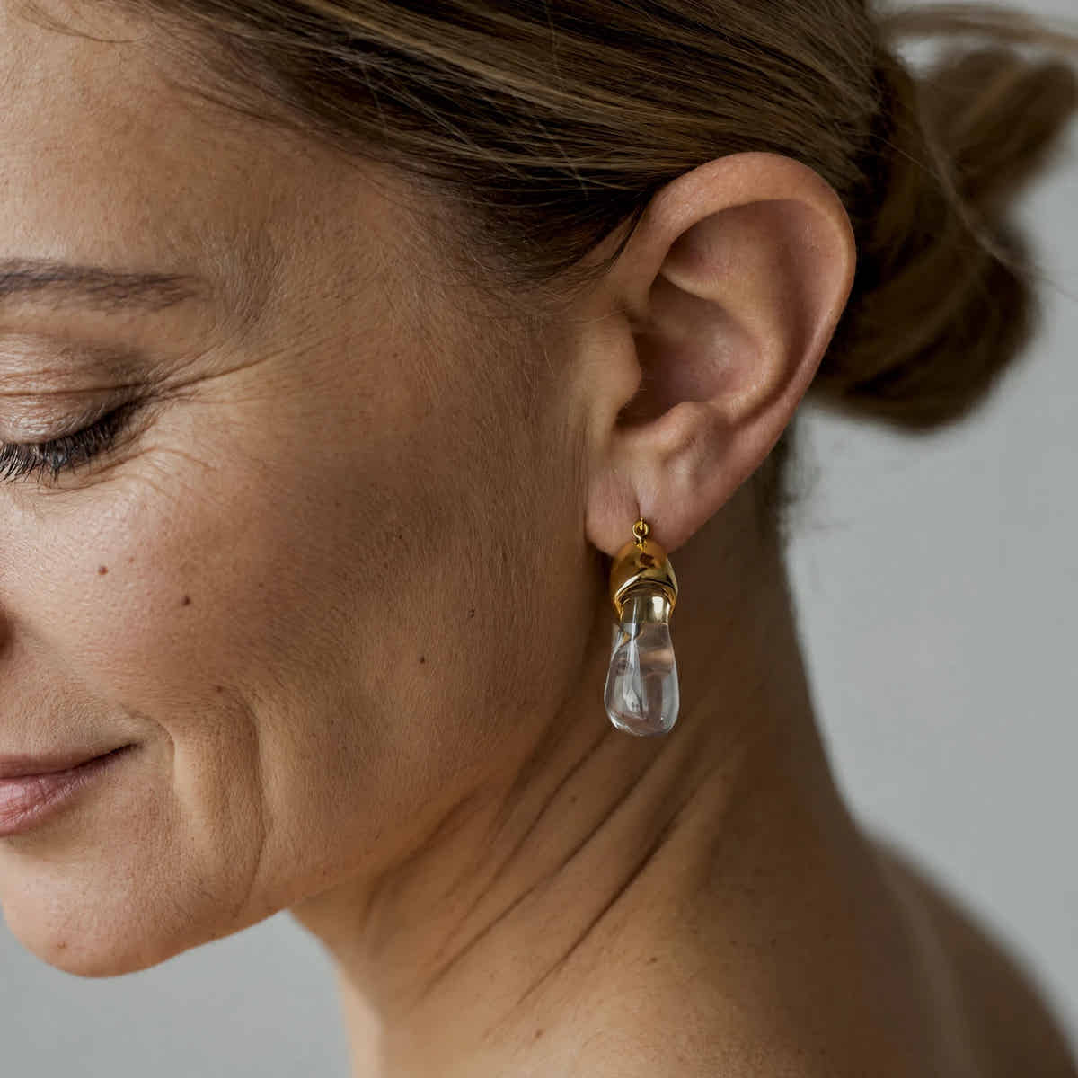 Ombre 18K Gold Resin Clear Hoop Earrings - Voisson