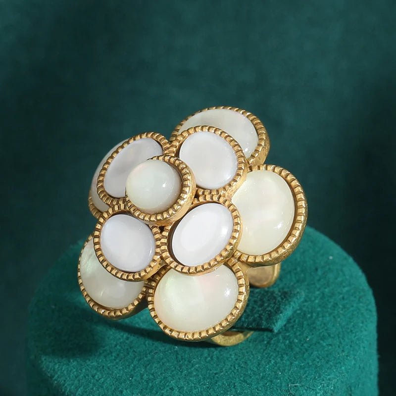 Pearl Bloom Vintage Ring - Voisson