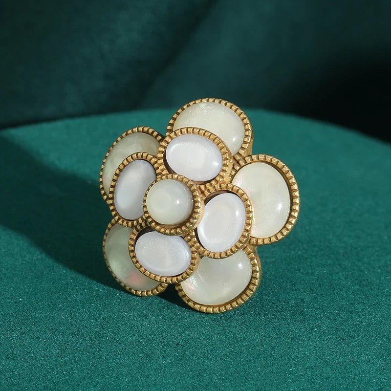 Pearl Bloom Vintage Ring - Voisson