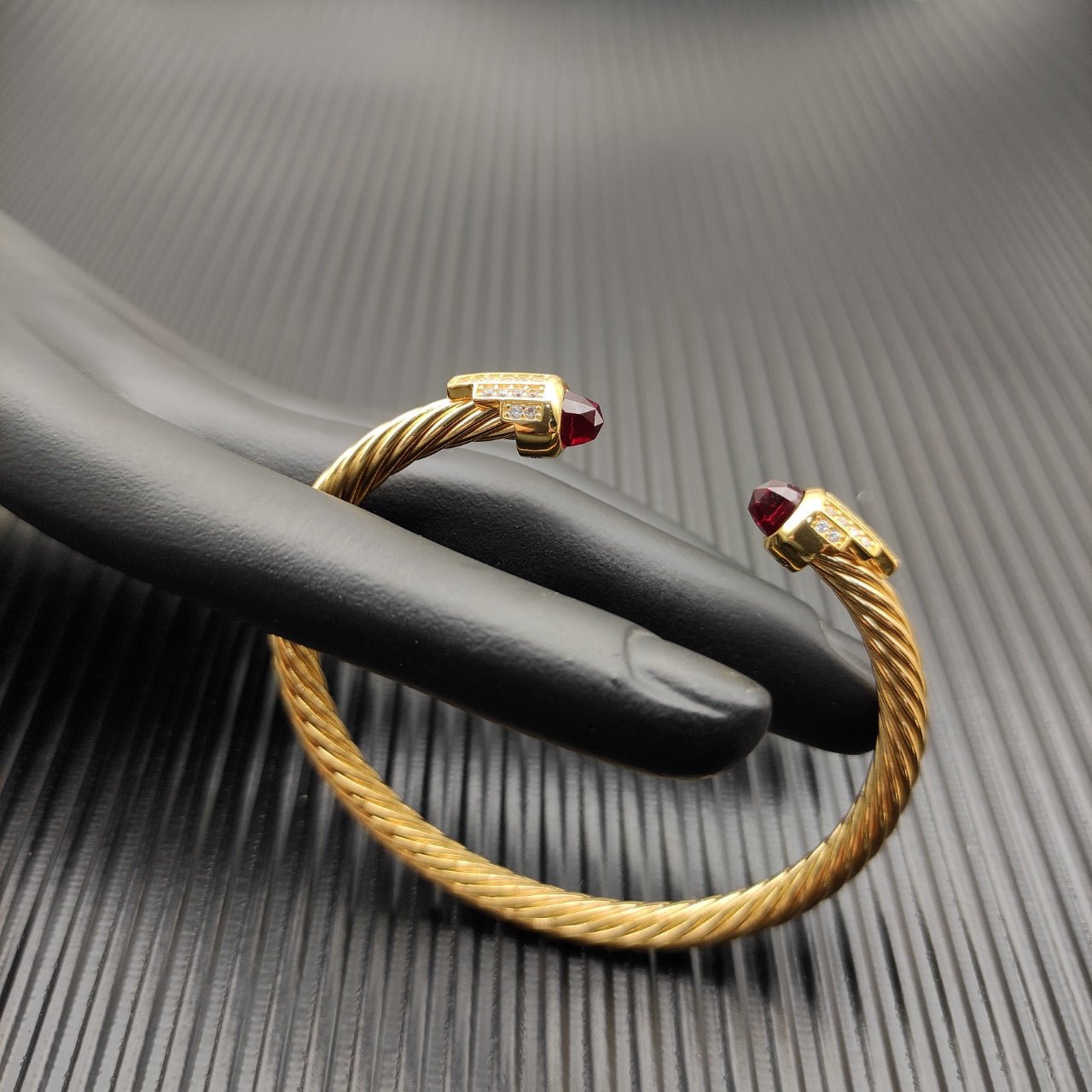 Seraphine Twist Bracelet - Voisson