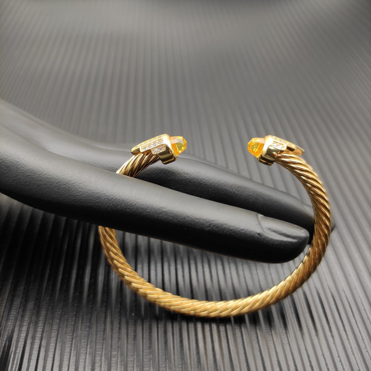 Seraphine Twist Bracelet - Voisson