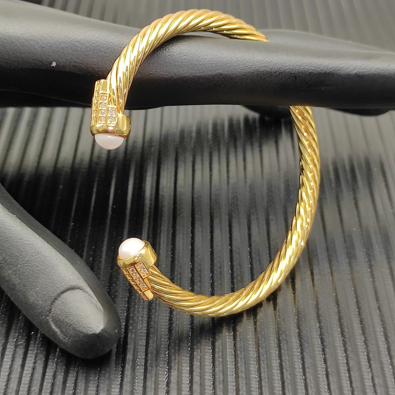 Seraphine Twist Bracelet - Voisson