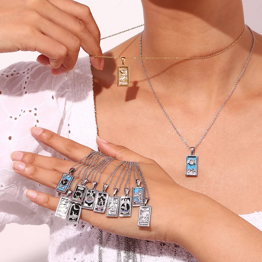 Tarot Empress Charm Necklace - Voisson