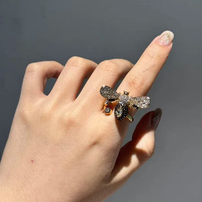 Noir Bee Ring