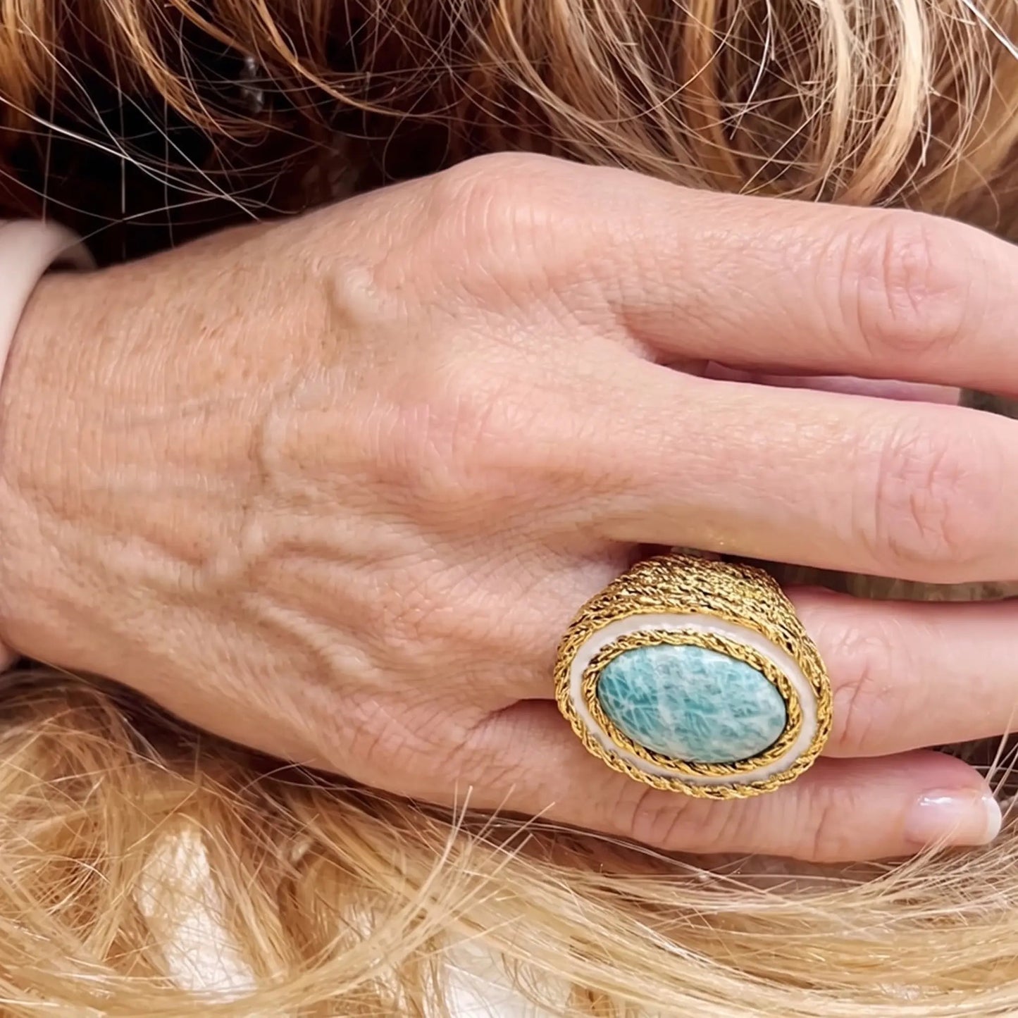 Aqua Crest Ring - Voisson