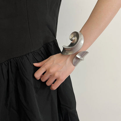 Arabesque Exaggerated Vortex Vintage Bracelet - Voisson
