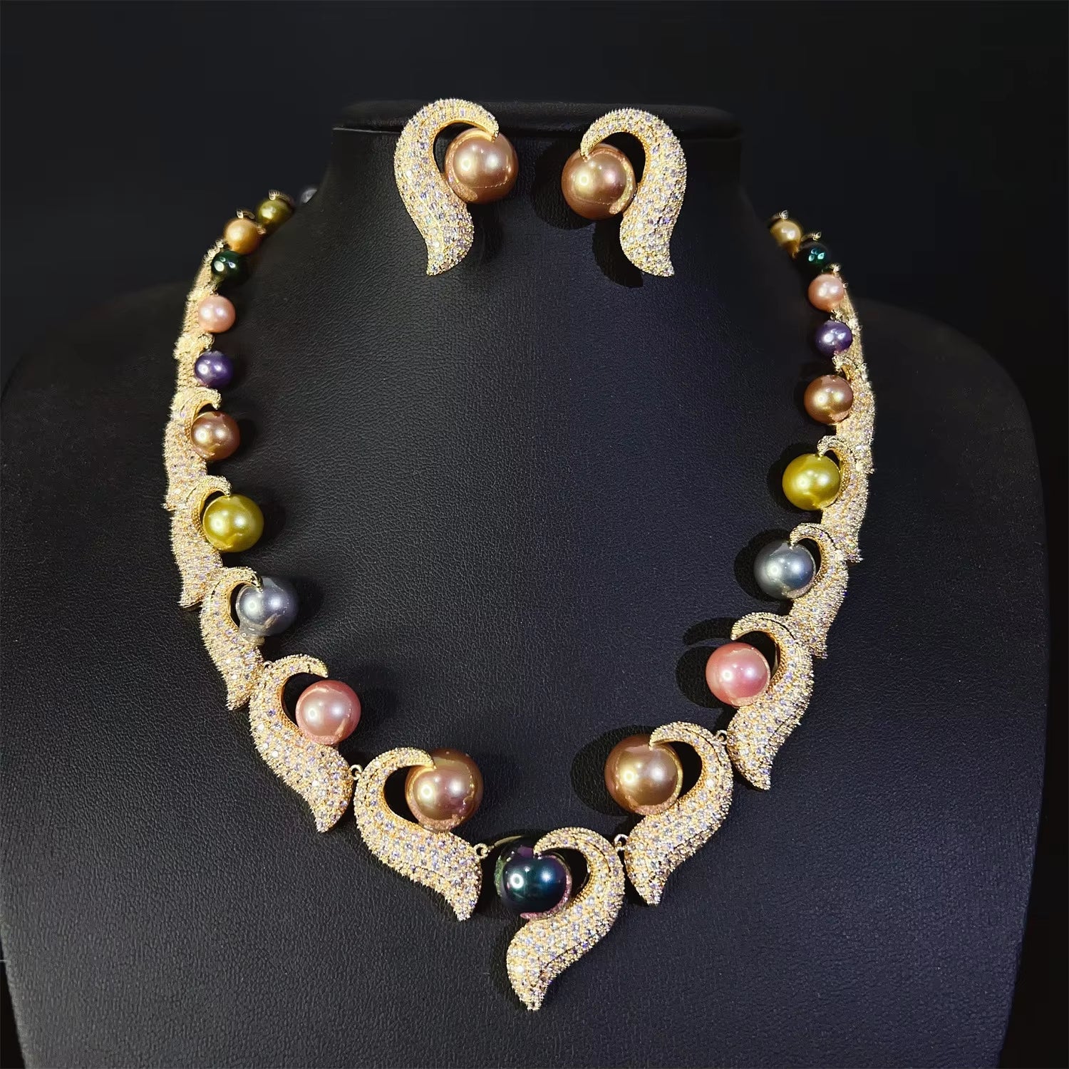 Aurora Pearl Wave Necklace - Voisson
