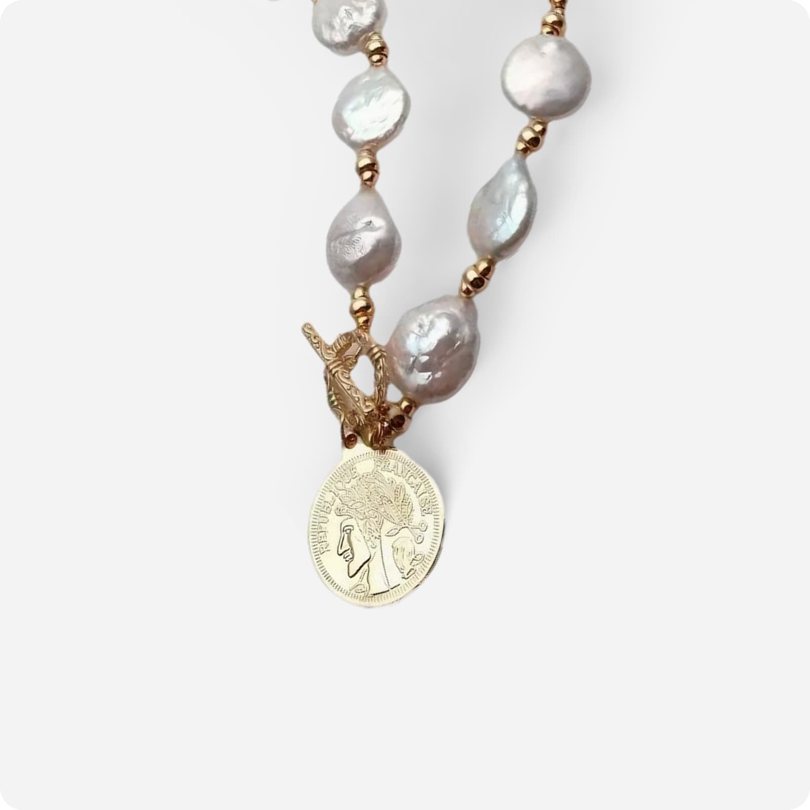 Baroque Legacy Pendant Necklace - Voisson