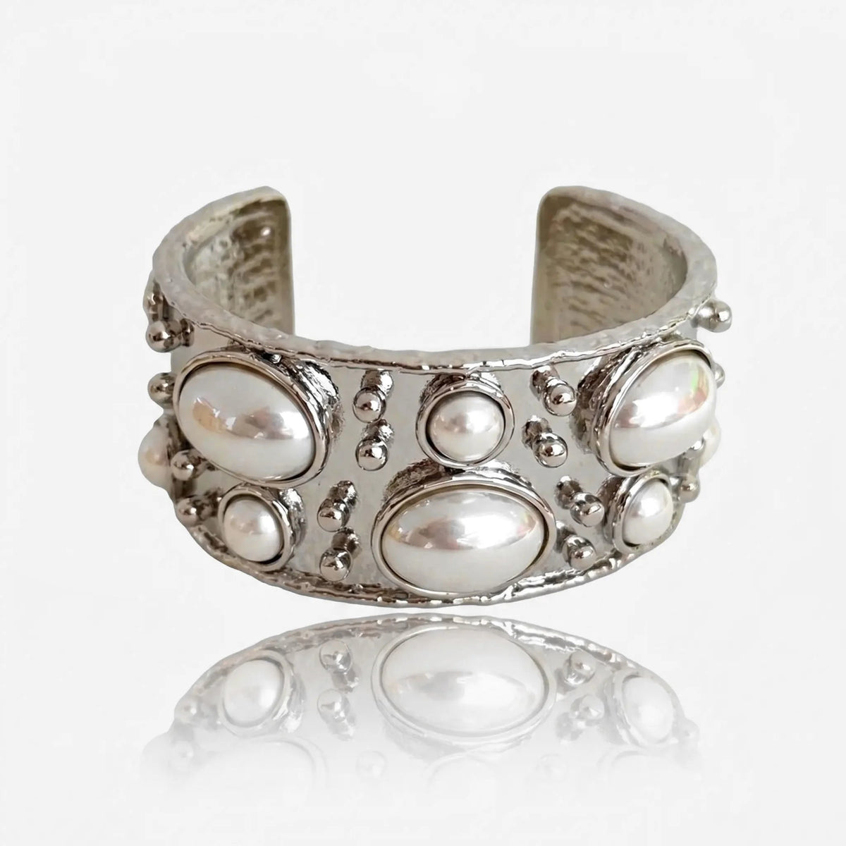 Baroque Pebble Cuff - Voisson
