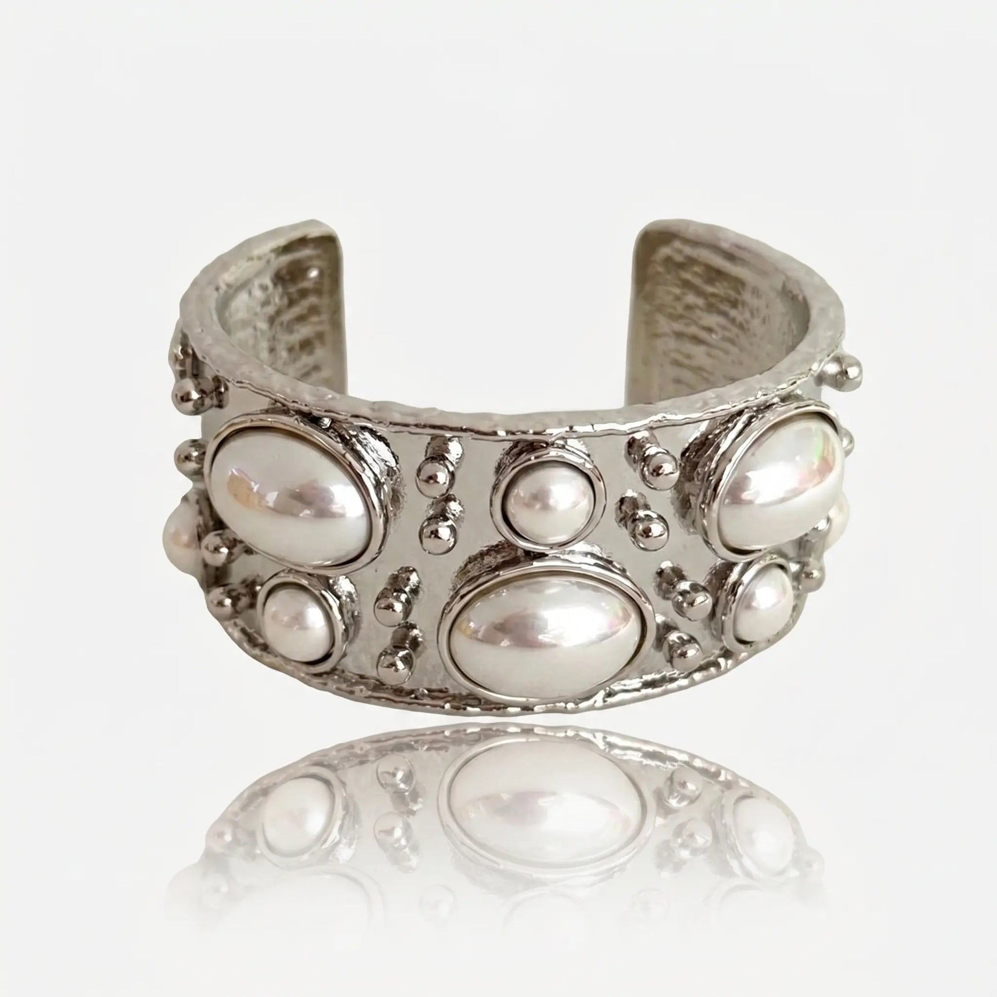 Baroque Pebble Cuff - Voisson