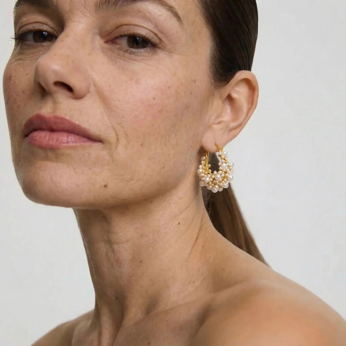 BizarreBloom Pearl Flower Earrings - Voisson