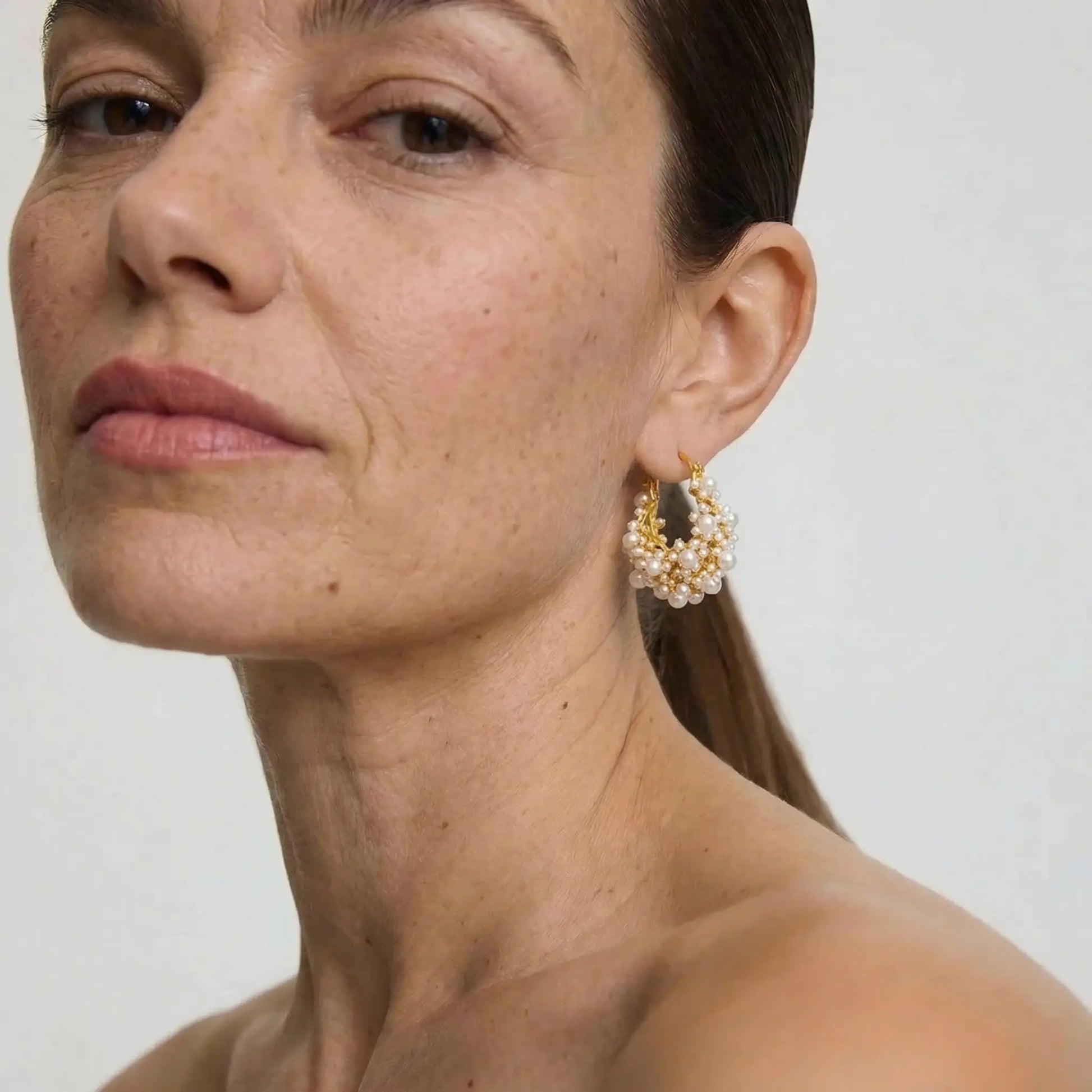 BizarreBloom Pearl Flower Earrings - Voisson