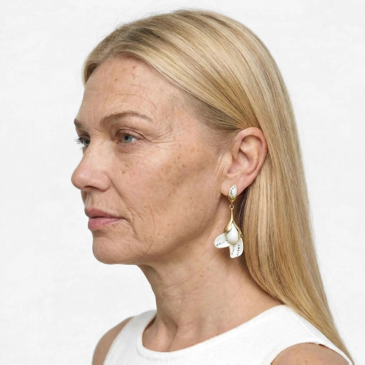 Blooming Magnolia Retro Flower Earrings - Voisson