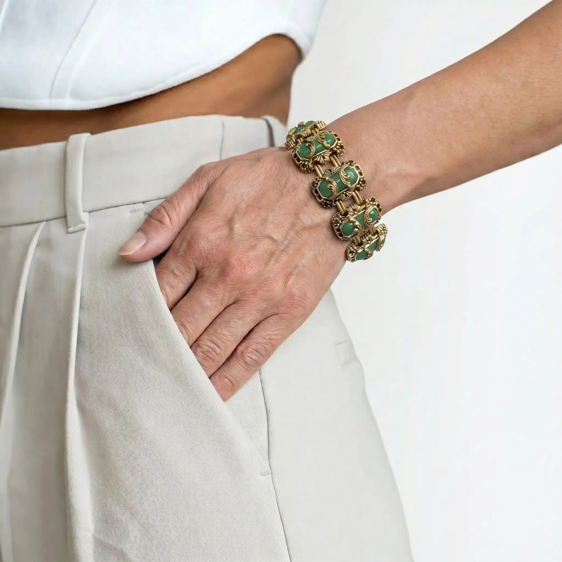 Cameo Crest Bracelet - Voisson