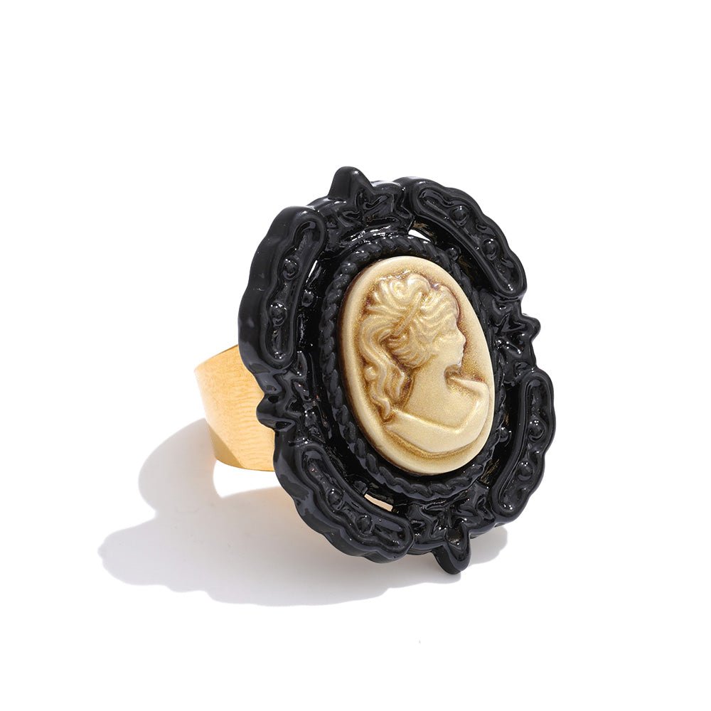 Cameo Heirloom Ring - Voisson