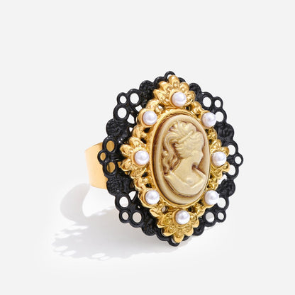 Cameo Heirloom Ring - Voisson