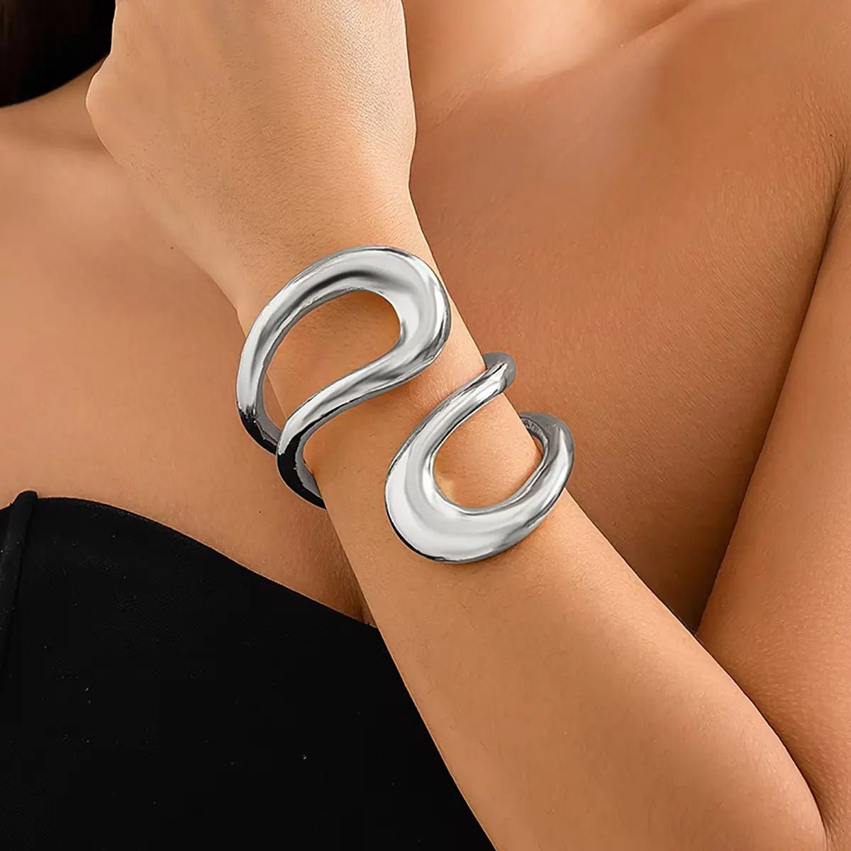 CrescentCurl Chunky Cuff Bracelet - Voisson