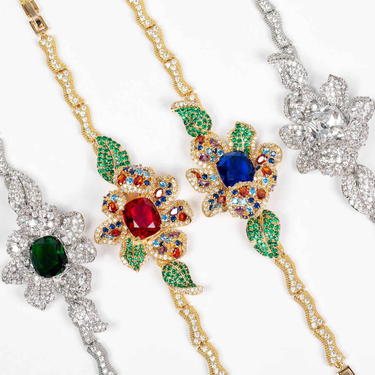 Crowned Blossom Bracelet - Voisson