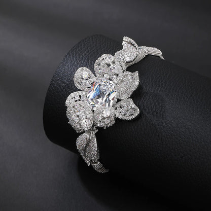 Crowned Blossom Bracelet - Voisson