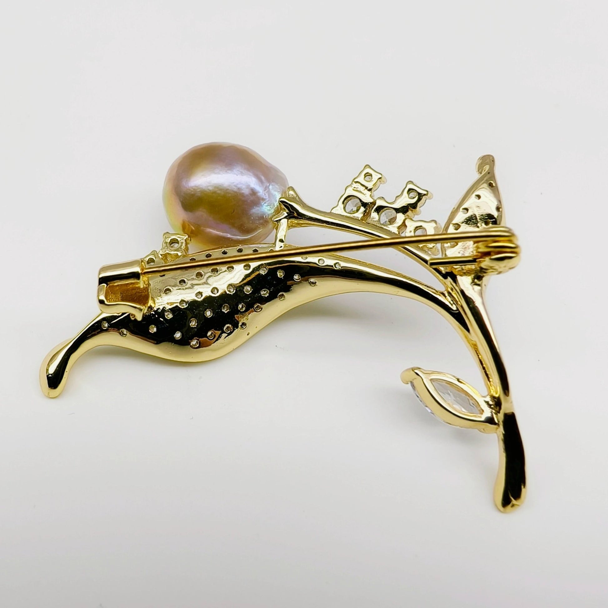 Crystal Leaf Pearl Brooch - Voisson