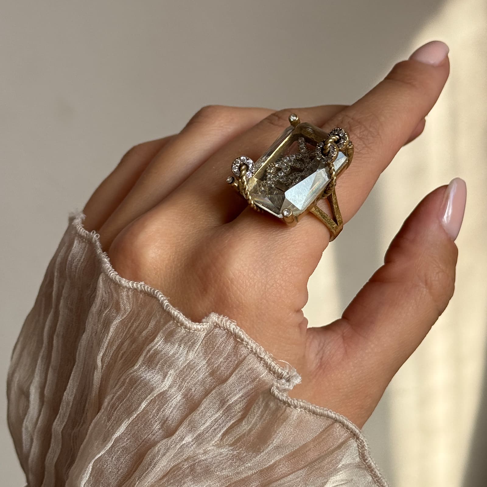 Crystal Vault Vintage Ring - Voisson