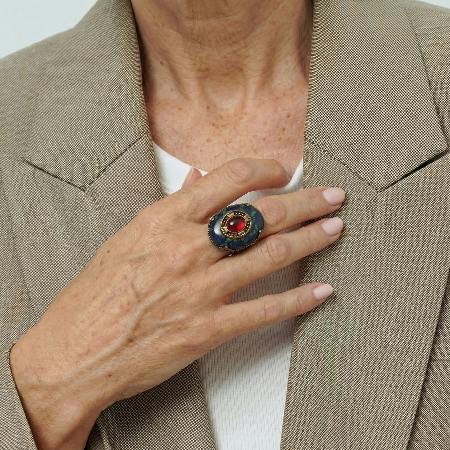 CrystalCrown Vintage Ring - Voisson